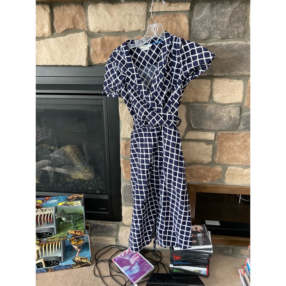 Bolden lava wrap around white & blue knee length dress size 6L